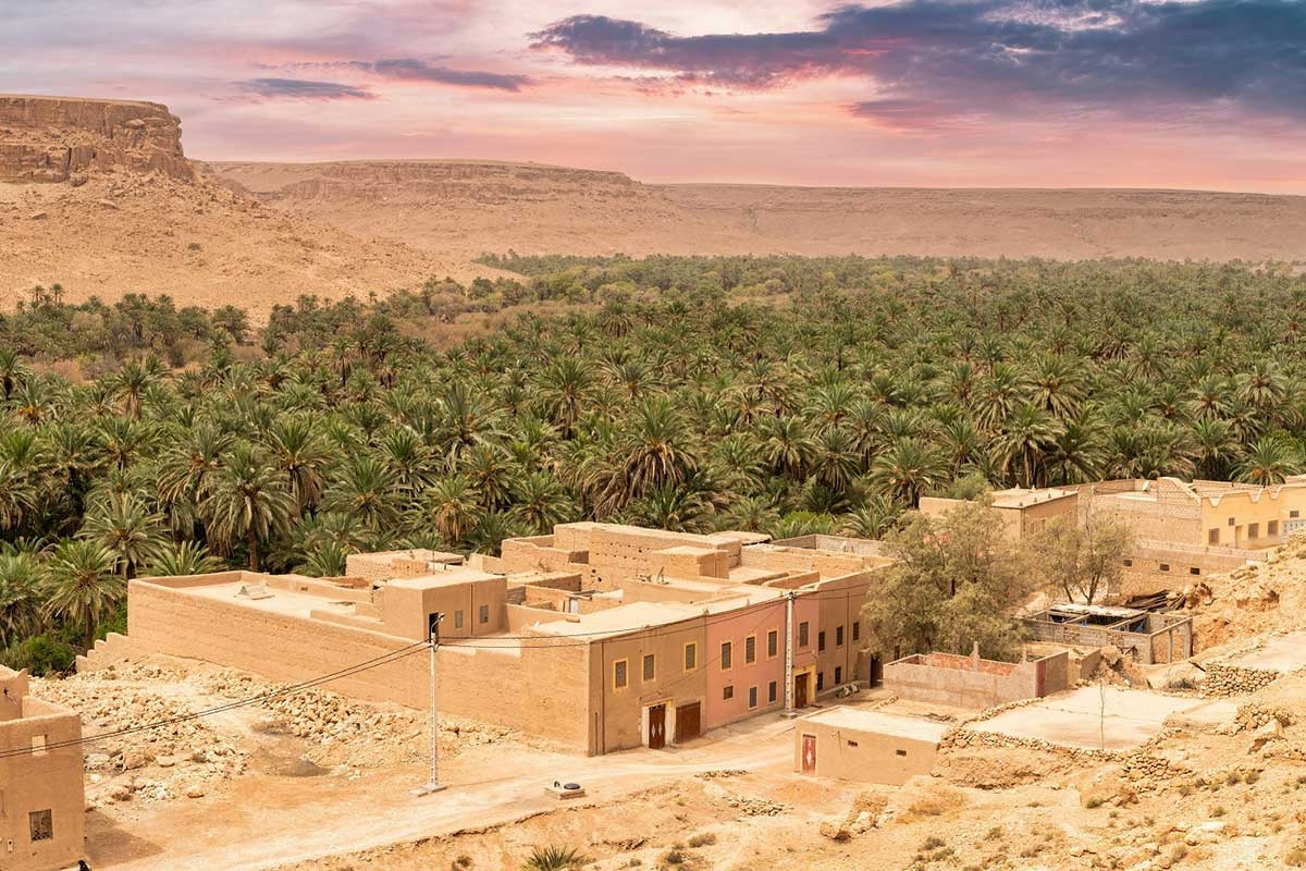 How to reach M'Hamid El Ghizlane — the Draa Valley road heading south toward the Sahara